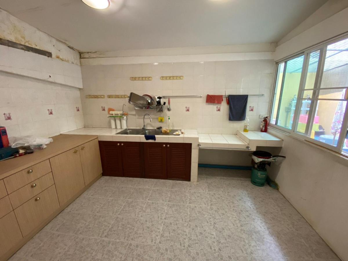 Sura Hostel Bangkok Near Mrt Phra Ram 9 外观 照片