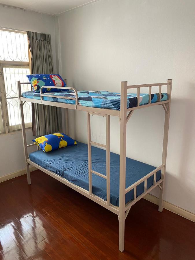 Sura Hostel Bangkok Near Mrt Phra Ram 9 外观 照片