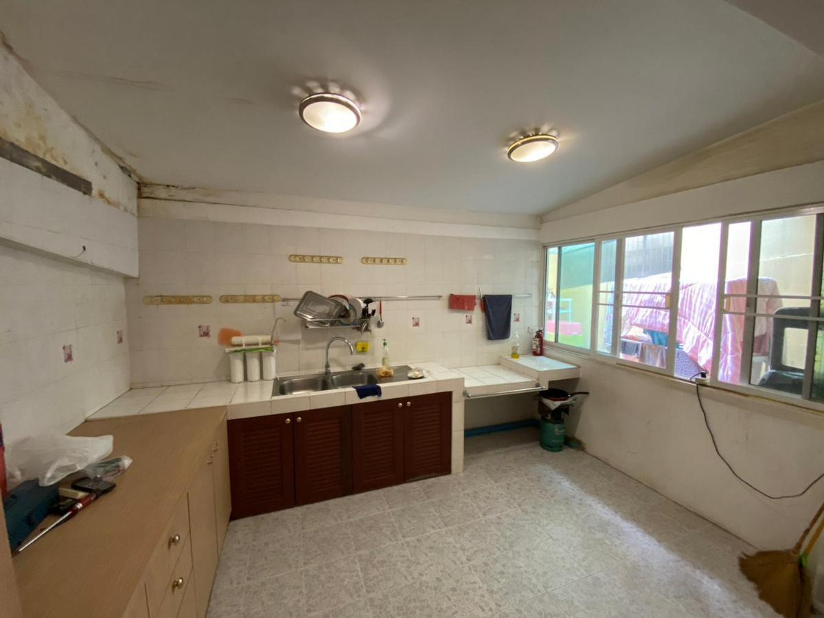 Sura Hostel Bangkok Near Mrt Phra Ram 9 外观 照片