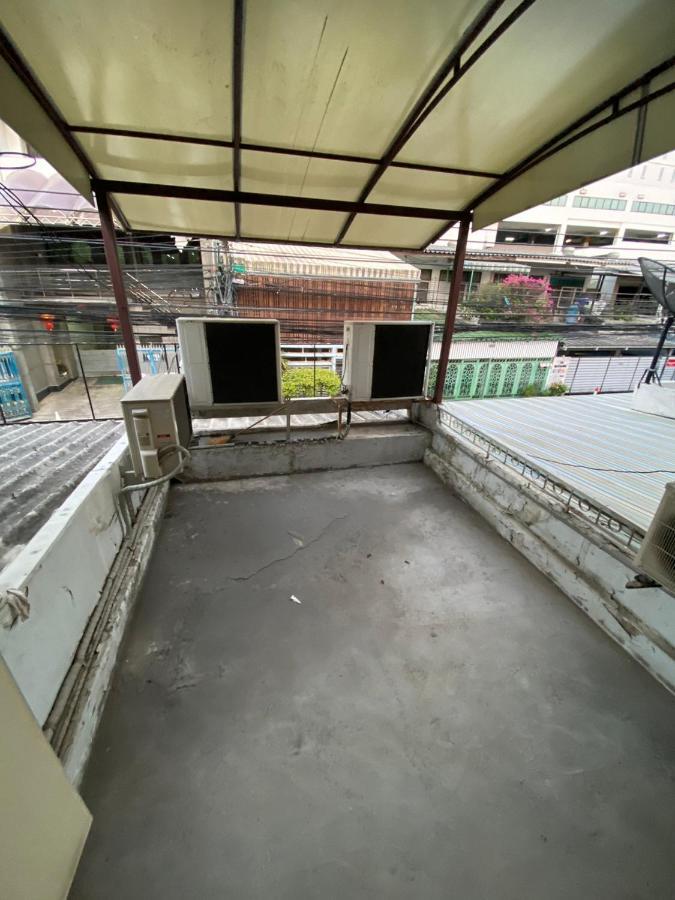 Sura Hostel Bangkok Near Mrt Phra Ram 9 外观 照片