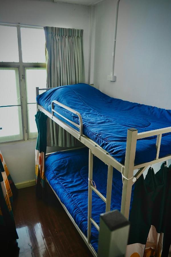 Sura Hostel Bangkok Near Mrt Phra Ram 9 外观 照片