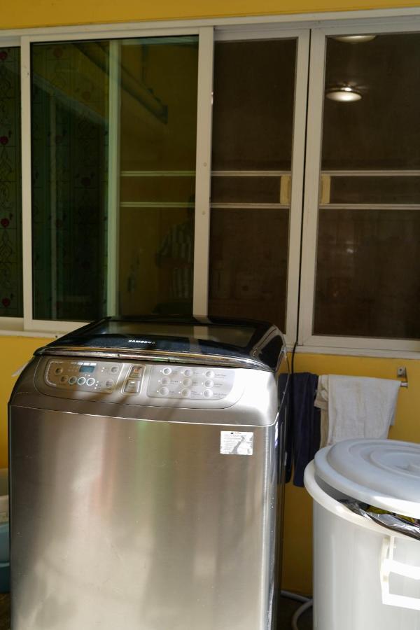 Sura Hostel Bangkok Near Mrt Phra Ram 9 外观 照片