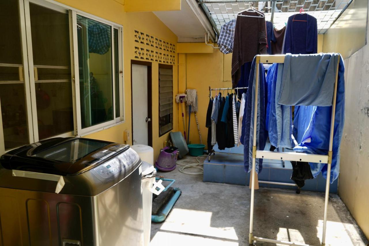 Sura Hostel Bangkok Near Mrt Phra Ram 9 外观 照片