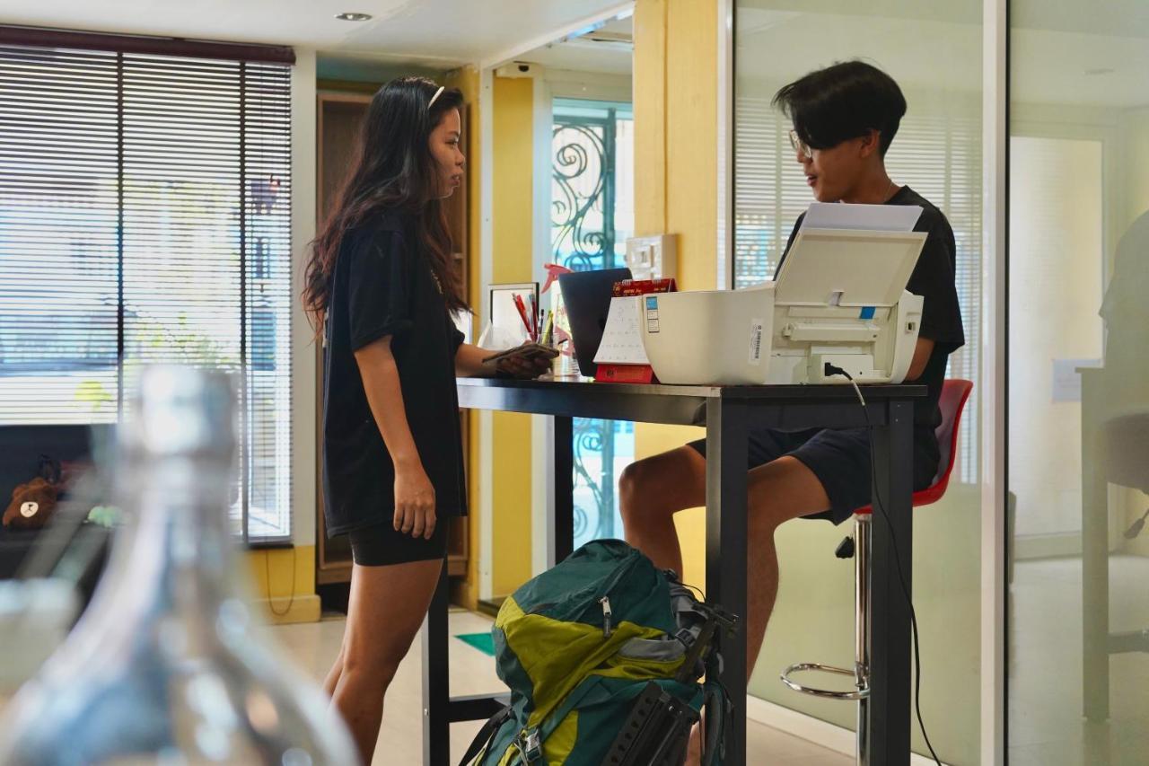 Sura Hostel Bangkok Near Mrt Phra Ram 9 外观 照片
