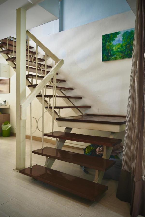 Sura Hostel Bangkok Near Mrt Phra Ram 9 外观 照片