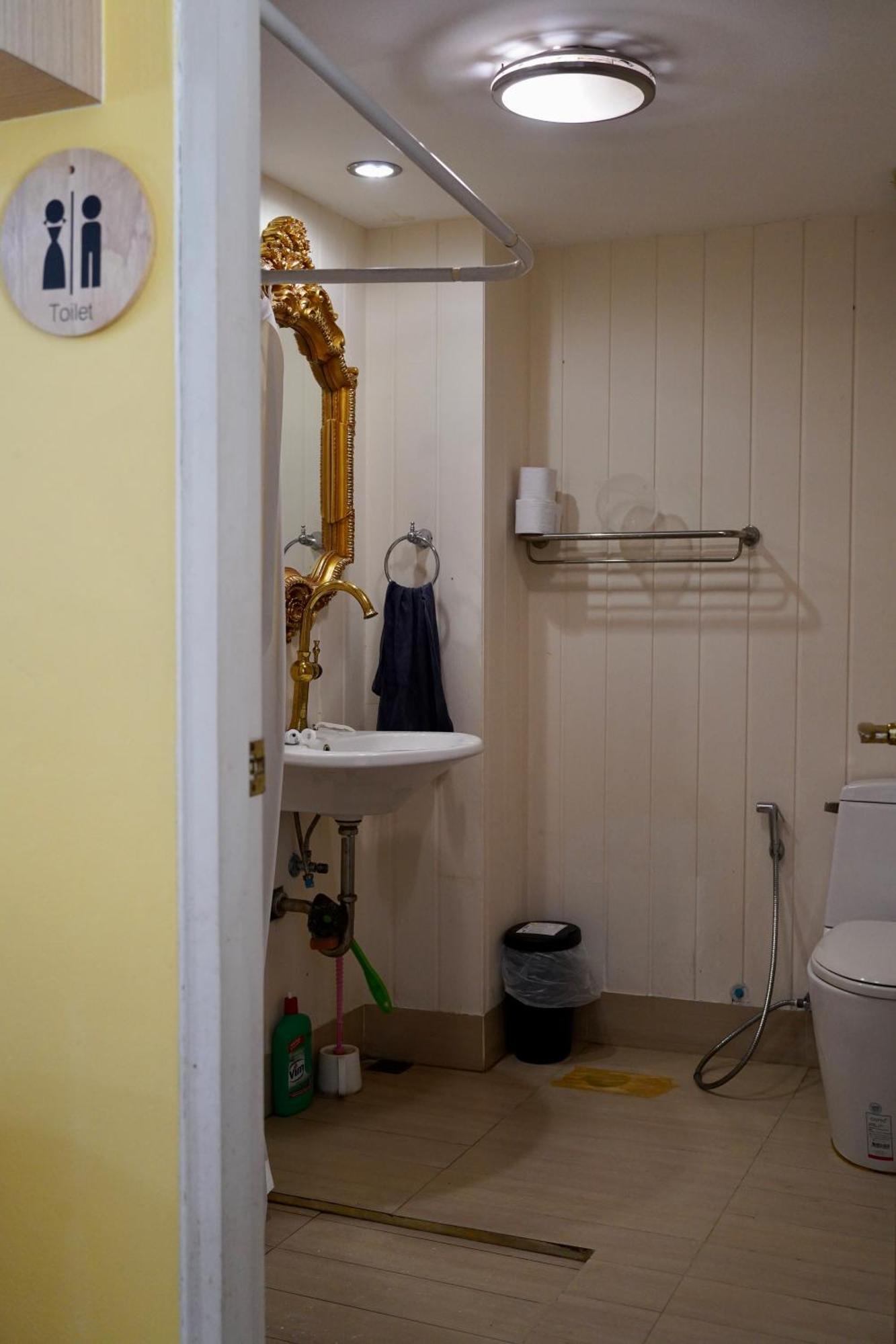 Sura Hostel Bangkok Near Mrt Phra Ram 9 外观 照片
