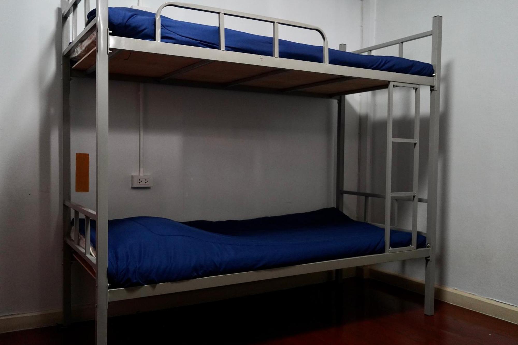 Sura Hostel Bangkok Near Mrt Phra Ram 9 外观 照片